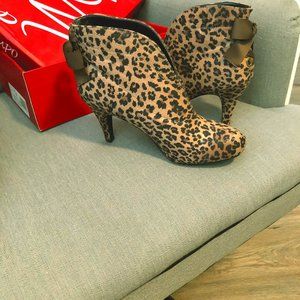 NIB booties by Impo